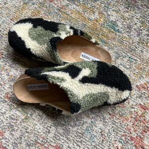 Steve Madden Clogs!